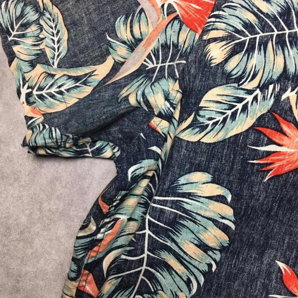 Molokai Surf Co Mens Floral Shirt size 2XL Short Sleeve Button Up Reverse‎